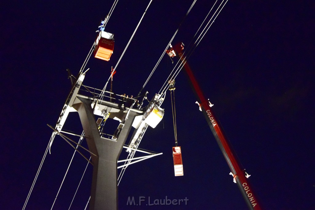 Koelner Seilbahn Gondel blieb haengen Koeln Linksrheinisch P873.JPG - Miklos Laubert